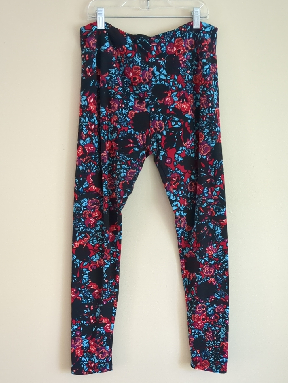 Tall & Curvy Lularoe Floral Flower Leggings